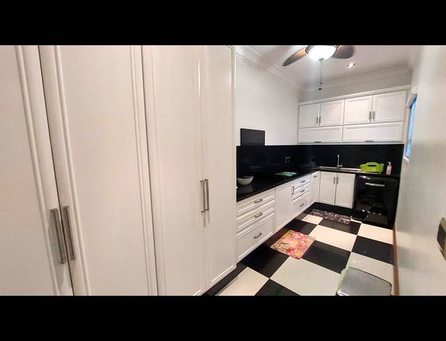 3 BEDROOM TOWNHOUSE FOR SALE IN SHELLY BEACH